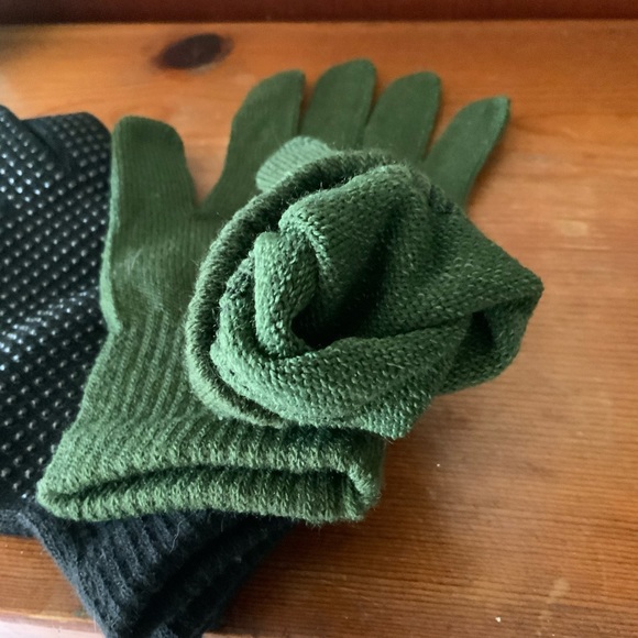 2 Pack of Men’s Gloves Thin Green Black Gripper Touchscreen Stretch OSFA Unisex - Picture 4 of 14